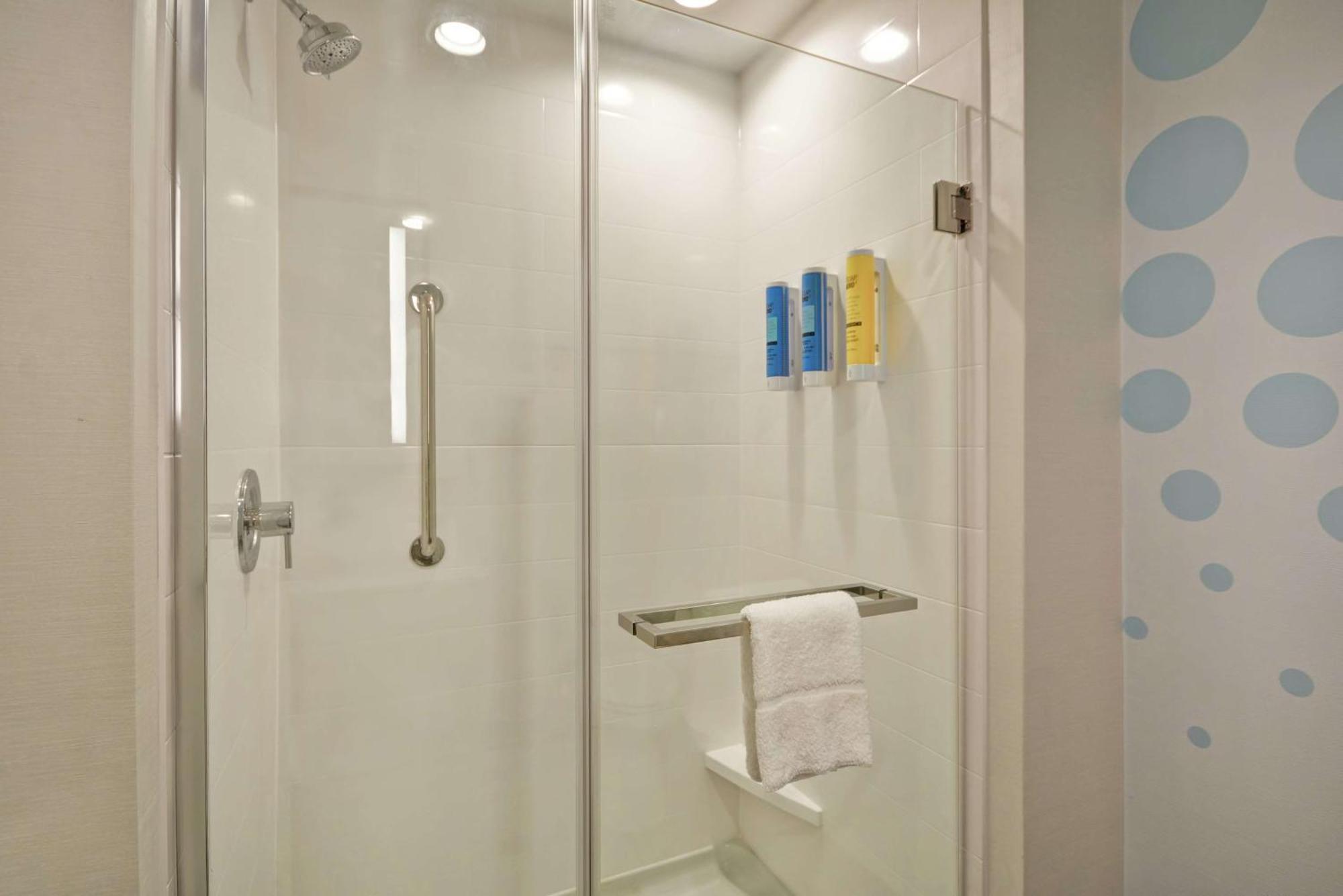 Tru By Hilton Denver, Pa Ngoại thất bức ảnh